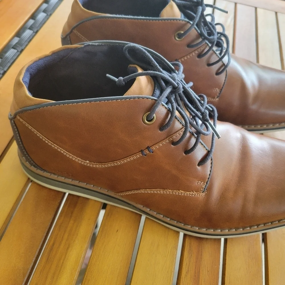 Brown Leather Chukka Boots with Blue Laces